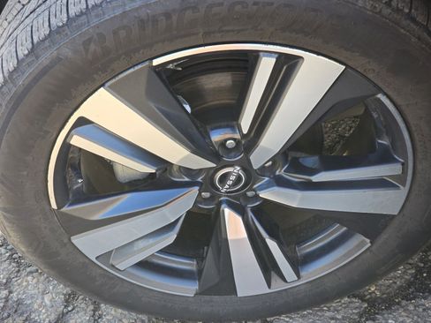 Used 2023 Nissan Rogue SL w/ SL Premium Package image 33