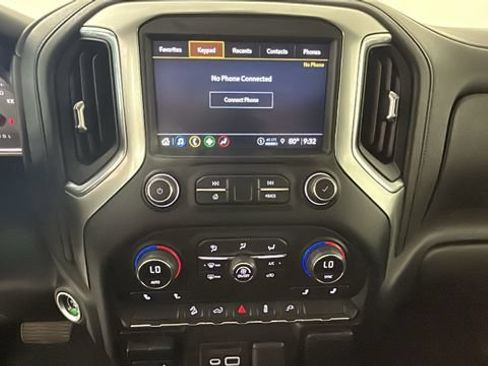 Used 2021 Chevrolet Silverado 2500 LT w/ Convenience Package AWD/4WD image 23