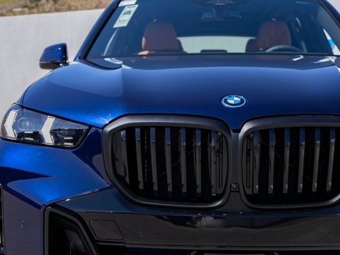 New 2026 BMW X5 xDrive50e image 9