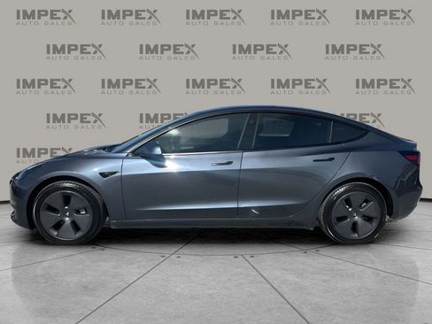 Used 2023 Tesla Model 3 Standard Range image 2