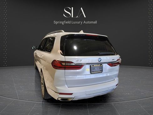 Used 2022 BMW X7 xDrive40i w/ Premium Package AWD/4WD image 5