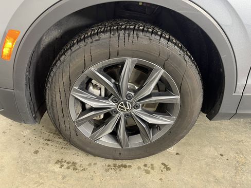 Certified 2024 Volkswagen Tiguan SE image 24