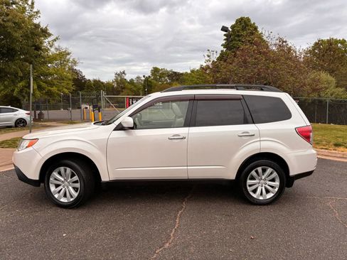 Used 2013 Subaru Forester 2.5X Premium AWD/4WD image 4