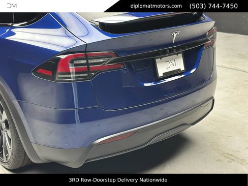 Used 2022 Tesla Model X image 16