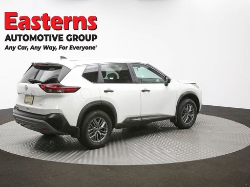 Used 2022 Nissan Rogue S image 41