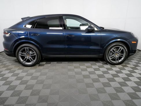 Certified 2024 Porsche Cayenne Coupe AWD/4WD image 30