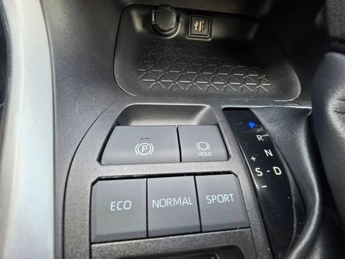 Used 2023 Toyota RAV4 XLE FWD image 19