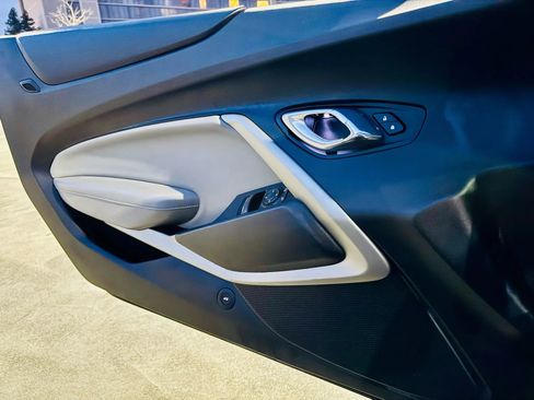 Used 2017 Chevrolet Camaro SS image 41