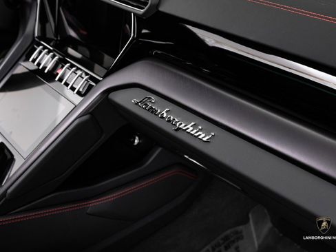 Used 2024 Lamborghini Urus S image 48