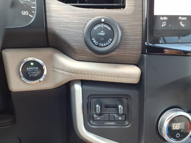 Used 2023 Ford Expedition Limited AWD/4WD image 32