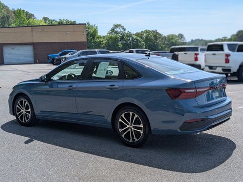 Used 2025 Volkswagen Jetta Sport image 7