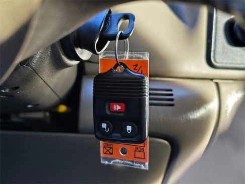 Used 2002 Ford F350 Lariat image 30