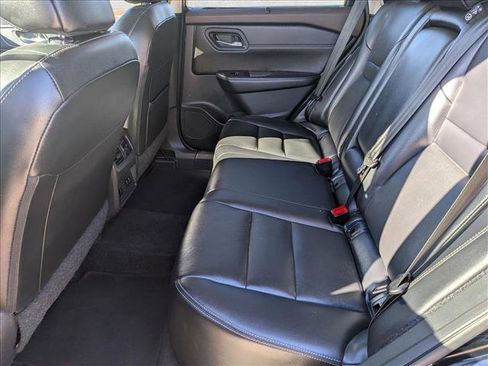 Used 2023 Nissan Rogue SL w/ SL Premium Package image 18