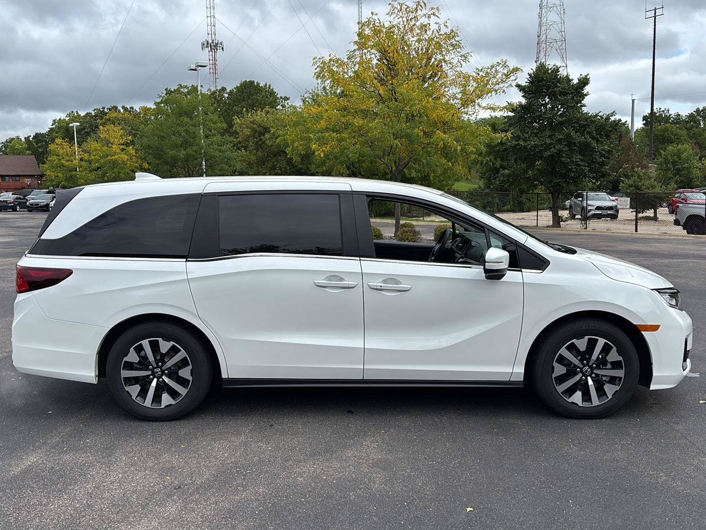 Used 2026 Honda Odyssey EX-L image 9