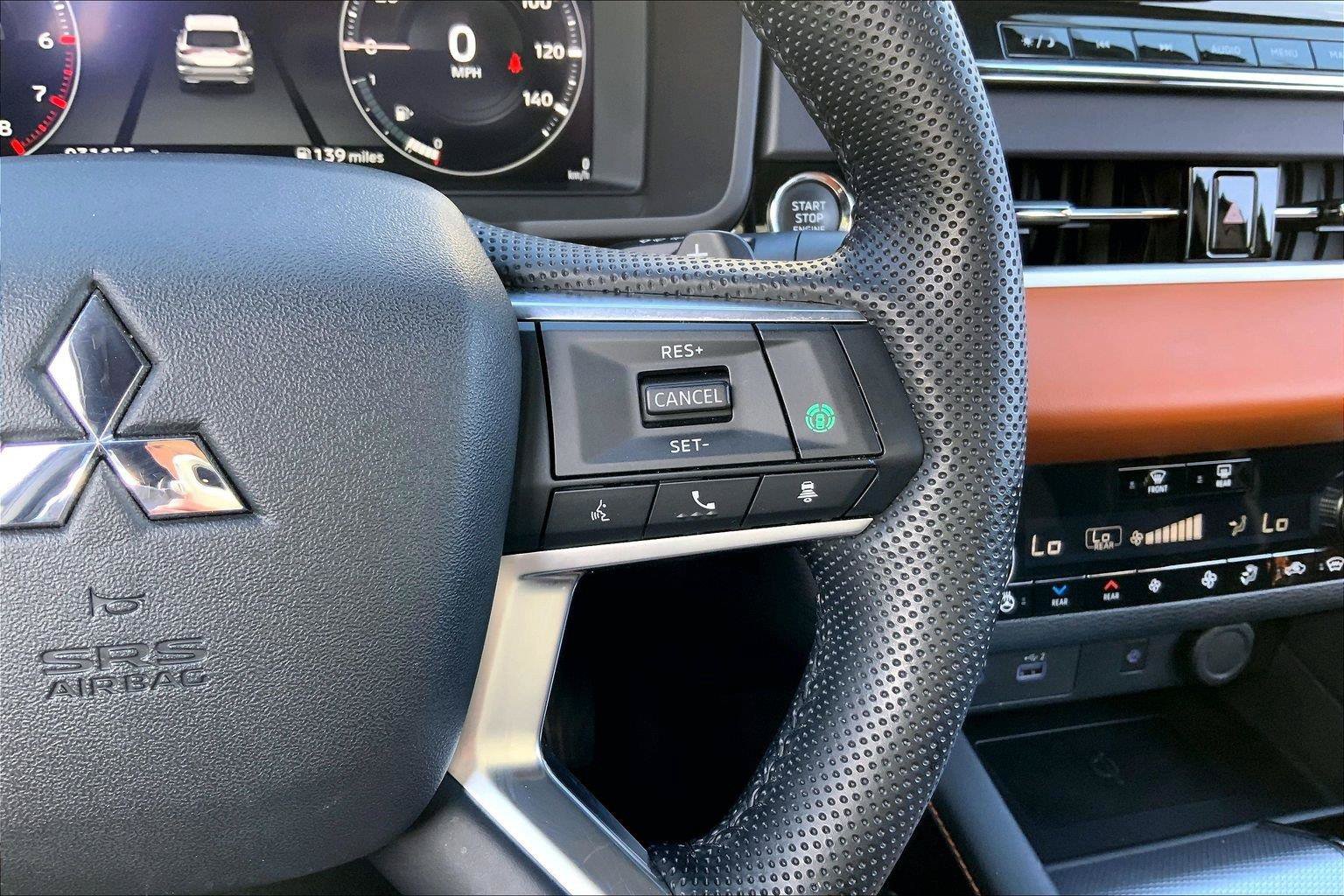 Used 2023 Mitsubishi Outlander SEL 40th Anniversary AWD/4WD image 17