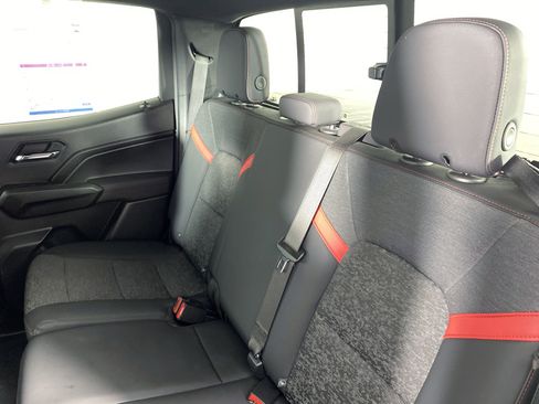 Used 2023 Chevrolet Colorado Z71 w/ Z71 Convenience Package 2 image 32