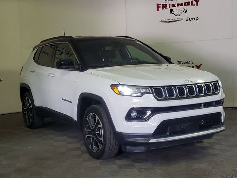 Used 2023 Jeep Compass Limited AWD/4WD image 2