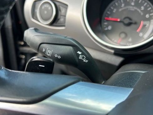 Used 2021 Ford Mustang Premium RWD image 31