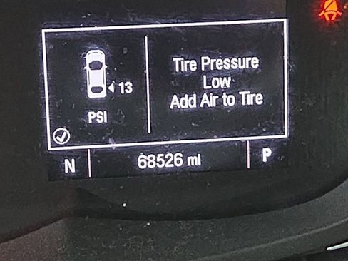 Used 2020 Chevrolet Trax LT w/ LT Convenience Package image 19