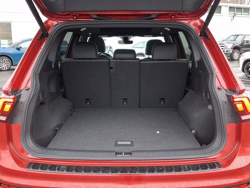Certified 2024 Volkswagen Tiguan SE R-Line image 29