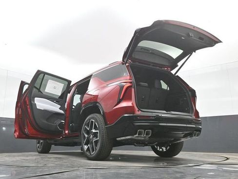 New 2026 Chevrolet Traverse High Country w/ LPO, Floor Liner Package FWD image 56