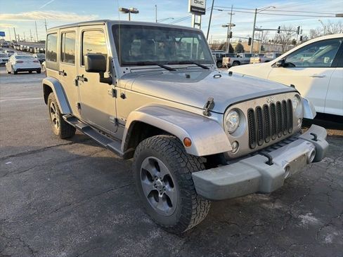 Used 2018 Jeep Wrangler Unlimited Sahara image 8