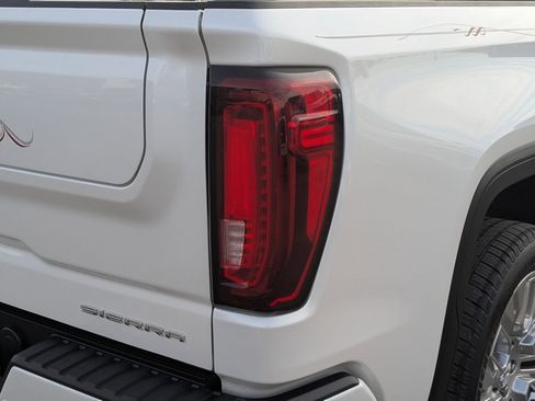 Used 2022 GMC Sierra 1500 Denali w/ Denali Premium Package image 12