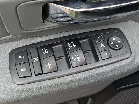 Used 2018 RAM 1500 Big Horn AWD/4WD image 32