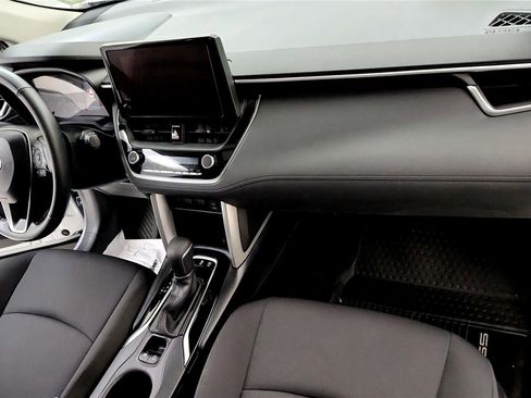 Certified 2023 Toyota Corolla Cross LE w/ Moonroof Package image 16