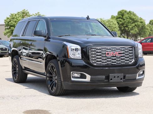 Used 2018 GMC Yukon Denali w/ Denali Ultimate Package AWD/4WD image 4
