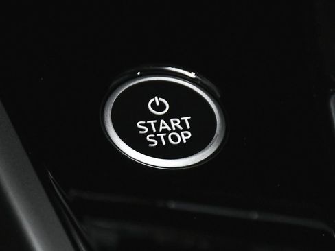 Used 2024 Audi Q4 e-tron Premium Plus w/ Premium Plus image 32