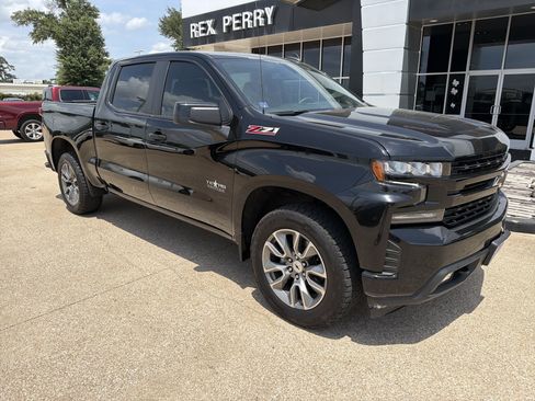 Used 2022 Chevrolet Silverado 1500 RST w/ Texas Edition Plus AWD/4WD image 2