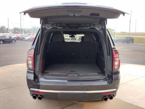 Used 2022 Chevrolet Suburban Premier AWD/4WD image 23