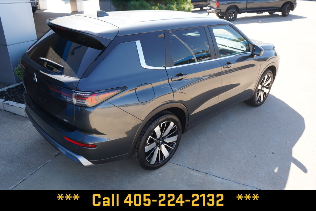 Used 2025 Mitsubishi Outlander SE FWD image 14