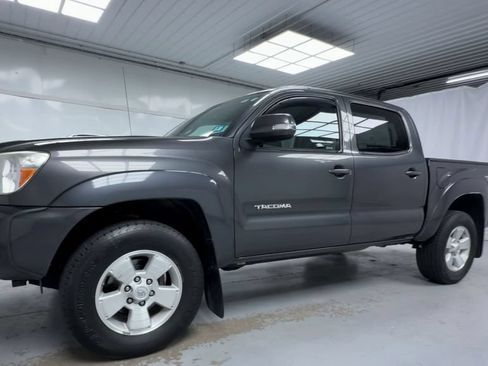 Used 2015 Toyota Tacoma 4x4 Double Cab w/ TRD Sport Package image 4