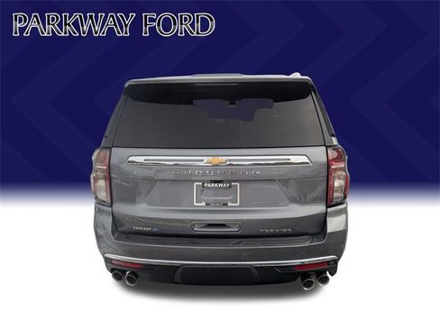 Used 2021 Chevrolet Suburban Premier w/ Premium Package image 6