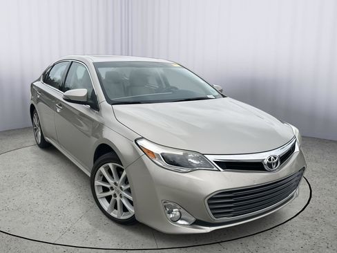 Used 2013 Toyota Avalon XLE Touring image 4