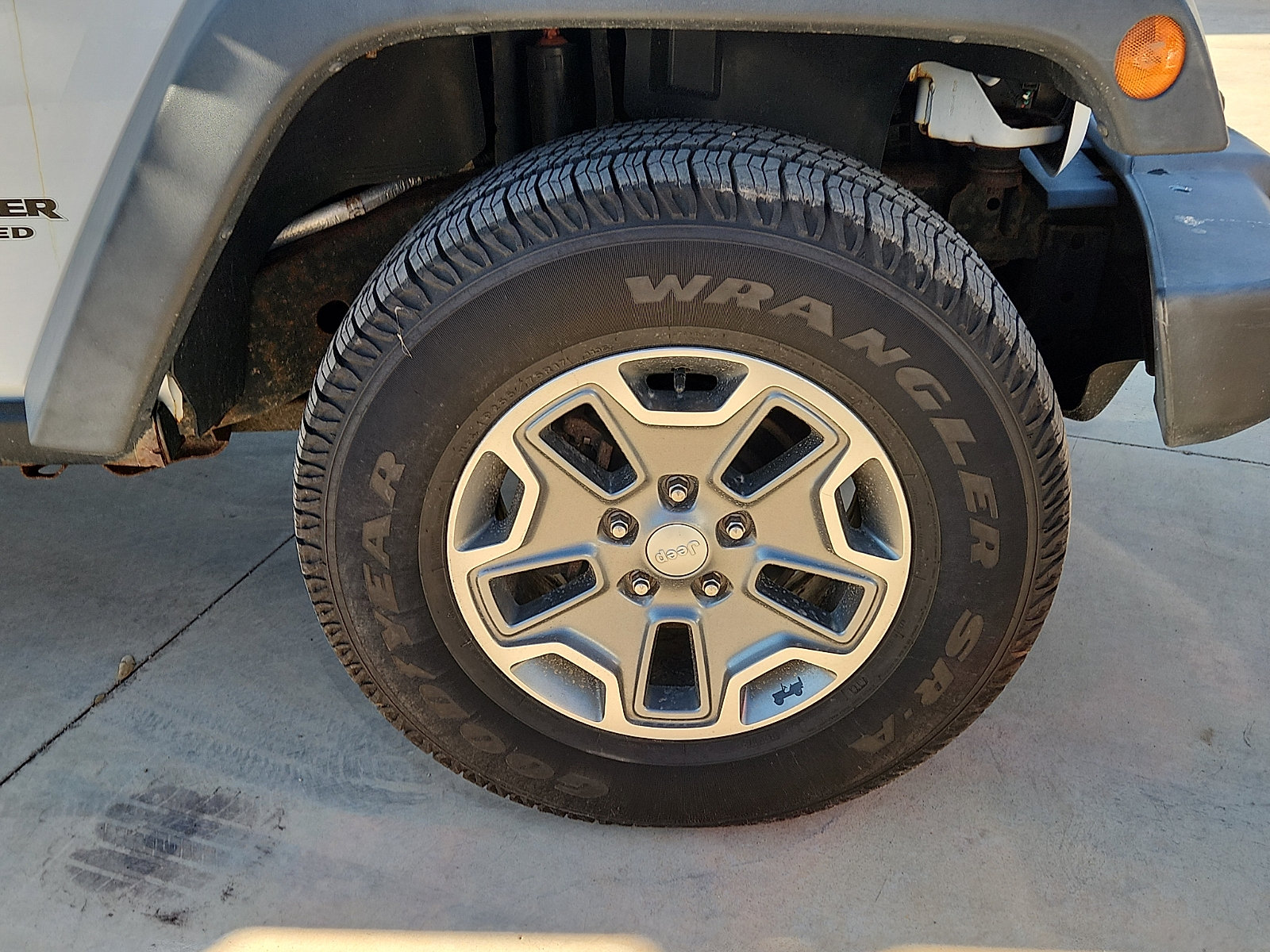 Used 2017 Jeep Wrangler Unlimited Rubicon AWD/4WD image 7