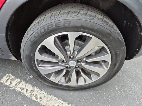 Used 2018 Buick Encore Essence AWD/4WD image 29