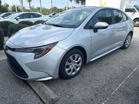 Certified 2022 Toyota Corolla LE FWD image 1