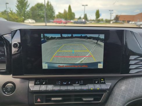 Used 2025 Toyota Camry XLE FWD image 14