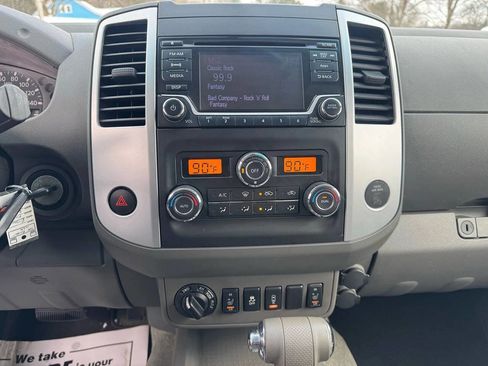 Used 2016 Nissan Frontier SV image 7