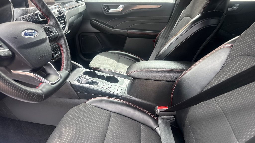 Used 2024 Ford Escape ST-Line AWD/4WD image 9
