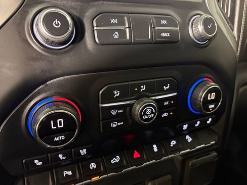 Used 2019 Chevrolet Silverado 1500 LTZ image 39