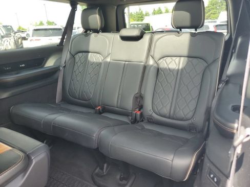 Used 2024 Jeep Grand Wagoneer L Series III AWD/4WD image 32