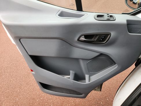 Used 2018 Ford Transit 350 XLT image 25