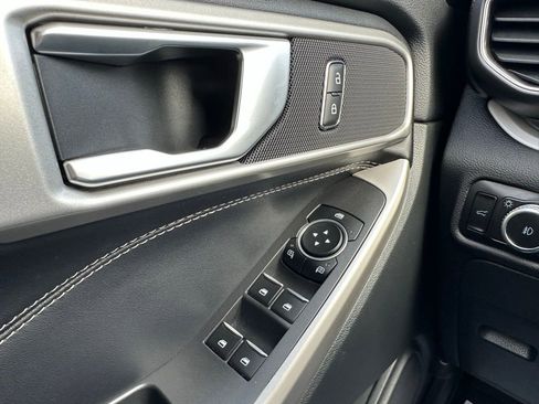 Used 2022 Ford Explorer XLT w/ Equipment Group 202A image 29