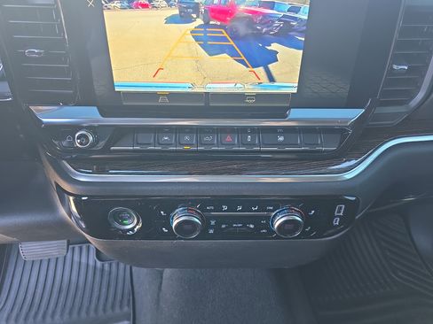 Used 2024 GMC Sierra 1500 Elevation image 29