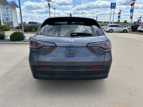 Used 2023 Honda HR-V LX image 6