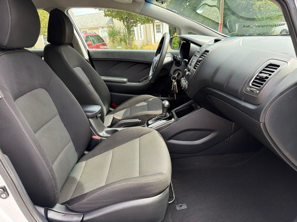 Used 2017 Kia Forte LX FWD image 24